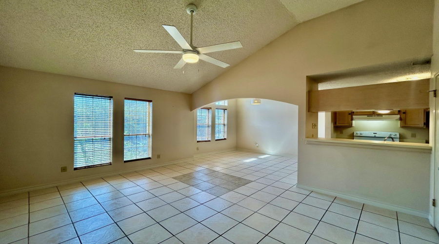 201 Martingale Ln, Laredo, Texas 78041, 2 Bedrooms Bedrooms, 5 Rooms Rooms,2 BathroomsBathrooms,Residential,For Rent,201 Martingale Ln,20261290