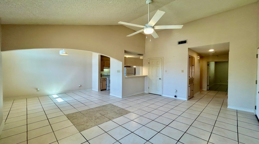 201 Martingale Ln, Laredo, Texas 78041, 2 Bedrooms Bedrooms, 5 Rooms Rooms,2 BathroomsBathrooms,Residential,For Rent,201 Martingale Ln,20261290