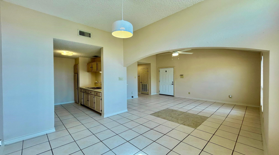 201 Martingale Ln, Laredo, Texas 78041, 2 Bedrooms Bedrooms, 5 Rooms Rooms,2 BathroomsBathrooms,Residential,For Rent,201 Martingale Ln,20261290