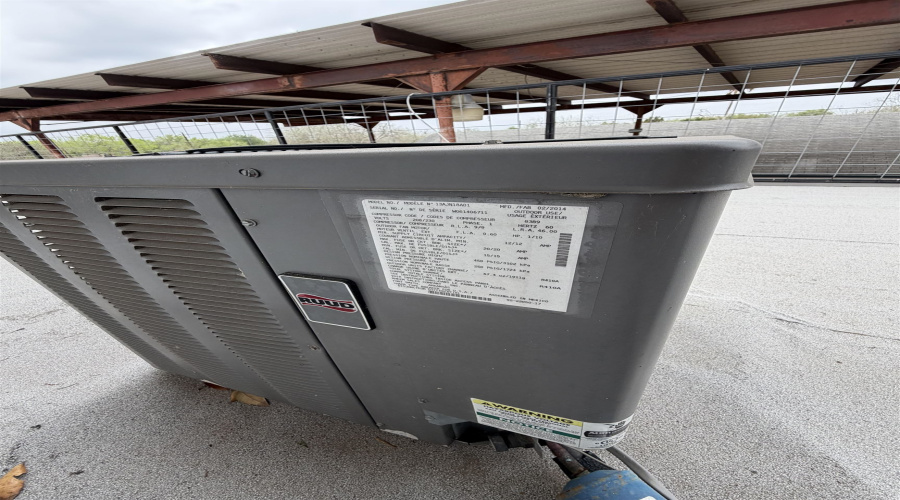 1302 West Lucille, Hebbronville, Texas 78361, 4 Bedrooms Bedrooms, 7 Rooms Rooms,2 BathroomsBathrooms,Residential,For Sale,1302 West Lucille,20261291