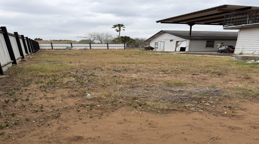 1302 West Lucille, Hebbronville, Texas 78361, 4 Bedrooms Bedrooms, 7 Rooms Rooms,2 BathroomsBathrooms,Residential,For Sale,1302 West Lucille,20261291