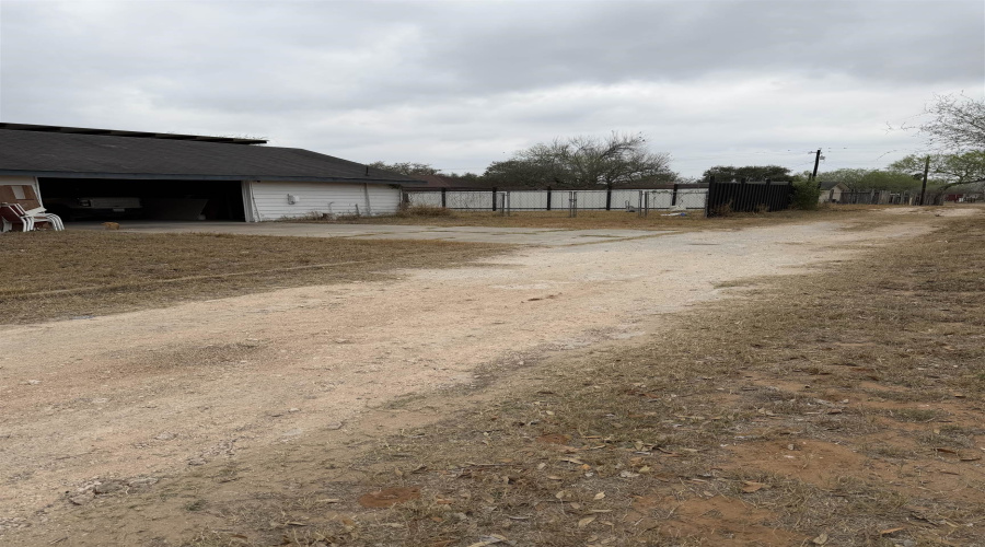 1302 West Lucille, Hebbronville, Texas 78361, 4 Bedrooms Bedrooms, 7 Rooms Rooms,2 BathroomsBathrooms,Residential,For Sale,1302 West Lucille,20261291