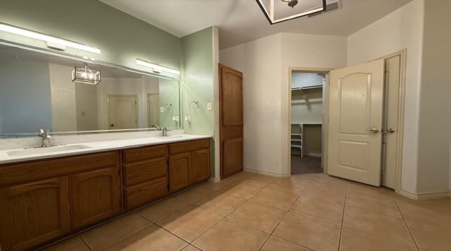 2912 Sundance Lp, Laredo, Texas 78045-8481, 3 Bedrooms Bedrooms, 6 Rooms Rooms,2 BathroomsBathrooms,Residential,For Rent,2912 Sundance Lp,20261292