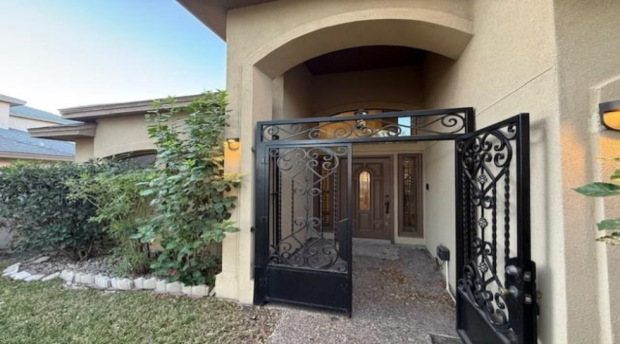 2912 Sundance Lp, Laredo, Texas 78045-8481, 3 Bedrooms Bedrooms, 6 Rooms Rooms,2 BathroomsBathrooms,Residential,For Rent,2912 Sundance Lp,20261292