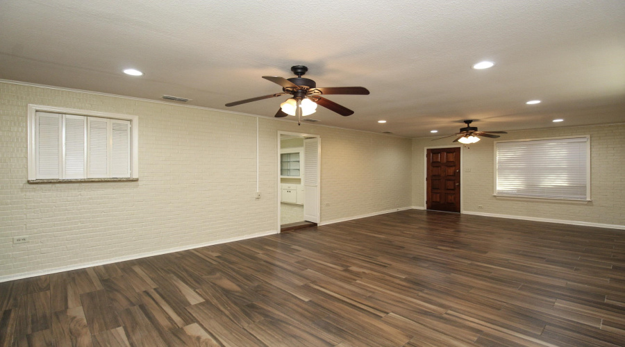 2504 Clark Blvd, Laredo, Texas 78043, 3 Bedrooms Bedrooms, 7 Rooms Rooms,2 BathroomsBathrooms,Residential,For Rent,2504 Clark Blvd,20261296