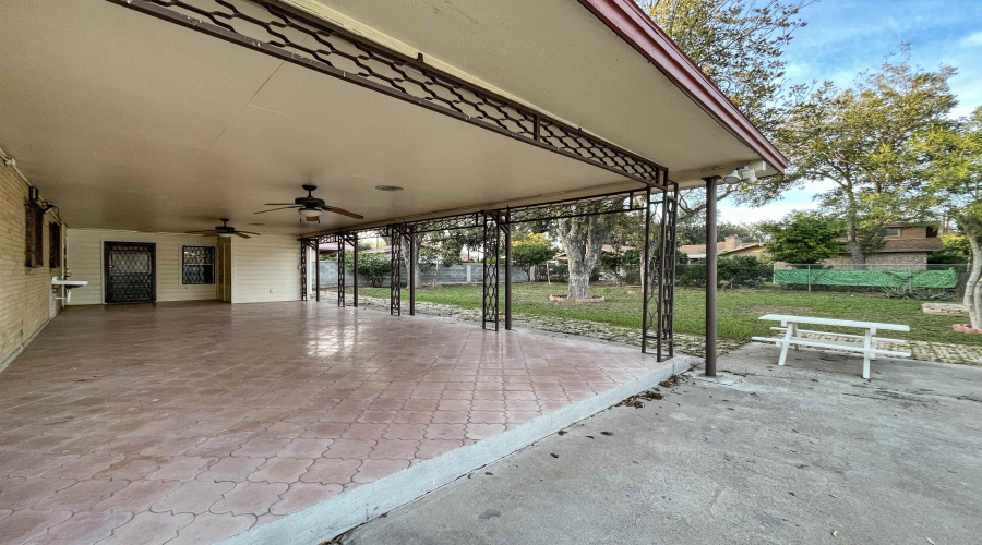 2504 Clark Blvd, Laredo, Texas 78043, 3 Bedrooms Bedrooms, 7 Rooms Rooms,2 BathroomsBathrooms,Residential,For Rent,2504 Clark Blvd,20261296