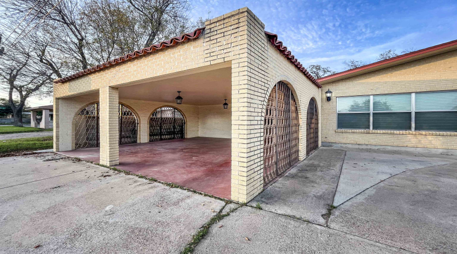2504 Clark Blvd, Laredo, Texas 78043, 3 Bedrooms Bedrooms, 7 Rooms Rooms,2 BathroomsBathrooms,Residential,For Rent,2504 Clark Blvd,20261296
