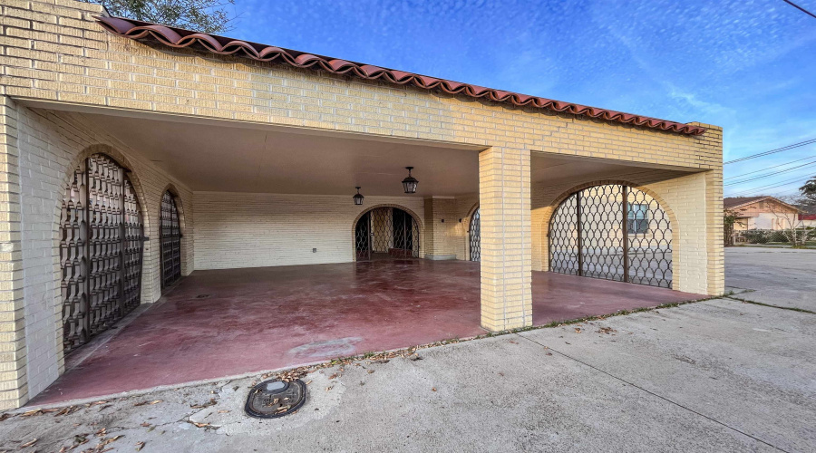 2504 Clark Blvd, Laredo, Texas 78043, 3 Bedrooms Bedrooms, 7 Rooms Rooms,2 BathroomsBathrooms,Residential,For Rent,2504 Clark Blvd,20261296