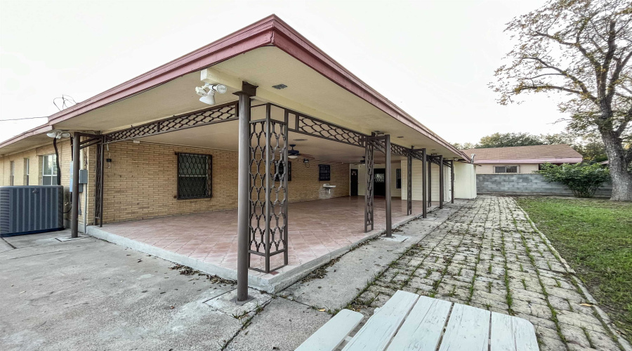 2504 Clark Blvd, Laredo, Texas 78043, 3 Bedrooms Bedrooms, 7 Rooms Rooms,2 BathroomsBathrooms,Residential,For Rent,2504 Clark Blvd,20261296