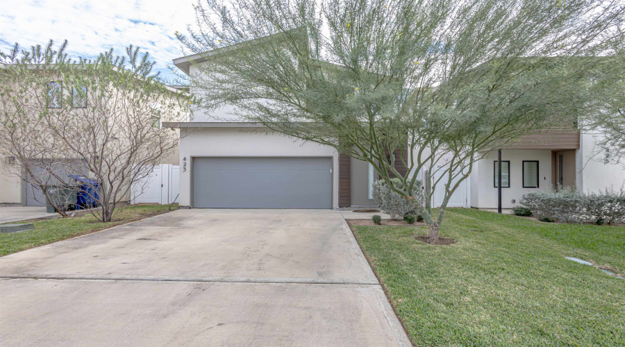 423 Deer Path Loop, Laredo, Texas 78045, 4 Bedrooms Bedrooms, 7 Rooms Rooms,2 BathroomsBathrooms,Residential,For Rent,423 Deer Path Loop,20261297