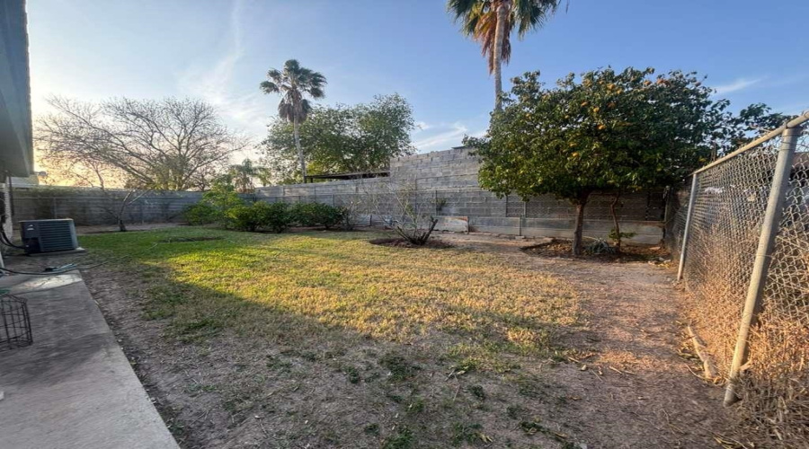 224 S Espana Dr., Laredo, Texas 78043, 3 Bedrooms Bedrooms, 6 Rooms Rooms,2 BathroomsBathrooms,Residential,For Sale,224 S Espana Dr.,20261298