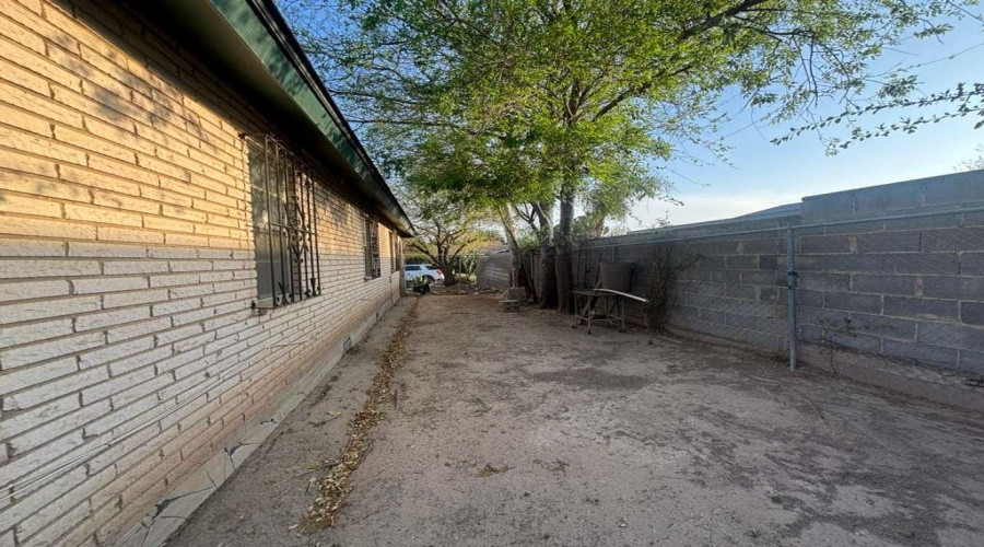 224 S Espana Dr., Laredo, Texas 78043, 3 Bedrooms Bedrooms, 6 Rooms Rooms,2 BathroomsBathrooms,Residential,For Sale,224 S Espana Dr.,20261298