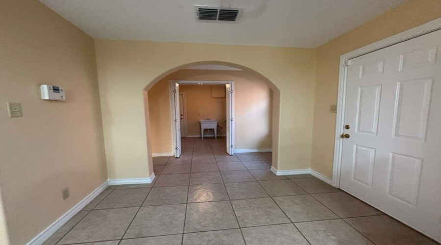 224 S Espana Dr., Laredo, Texas 78043, 3 Bedrooms Bedrooms, 6 Rooms Rooms,2 BathroomsBathrooms,Residential,For Sale,224 S Espana Dr.,20261298