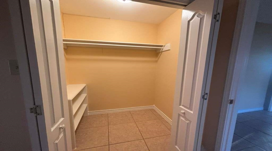 224 S Espana Dr., Laredo, Texas 78043, 3 Bedrooms Bedrooms, 6 Rooms Rooms,2 BathroomsBathrooms,Residential,For Sale,224 S Espana Dr.,20261298