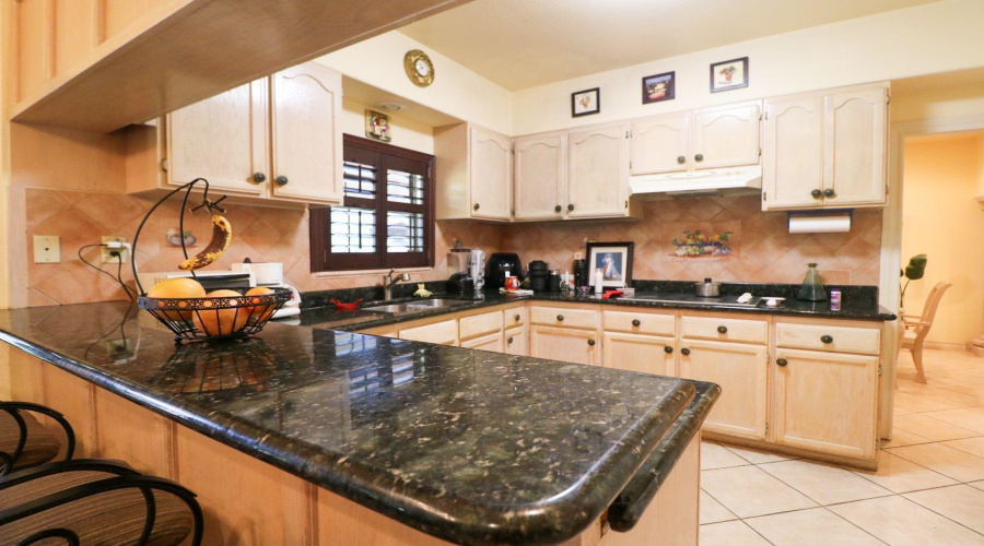 208 Crater Lake Dr, LAREDO, Texas 78041, 4 Bedrooms Bedrooms, 11 Rooms Rooms,4 BathroomsBathrooms,Residential,For Sale,208 Crater Lake Dr,20261299