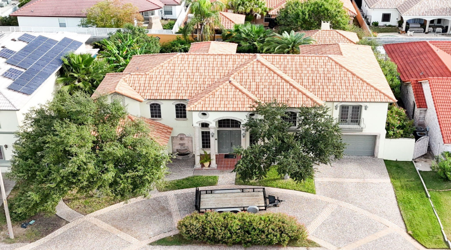 208 Crater Lake Dr, LAREDO, Texas 78041, 4 Bedrooms Bedrooms, 11 Rooms Rooms,4 BathroomsBathrooms,Residential,For Sale,208 Crater Lake Dr,20261299