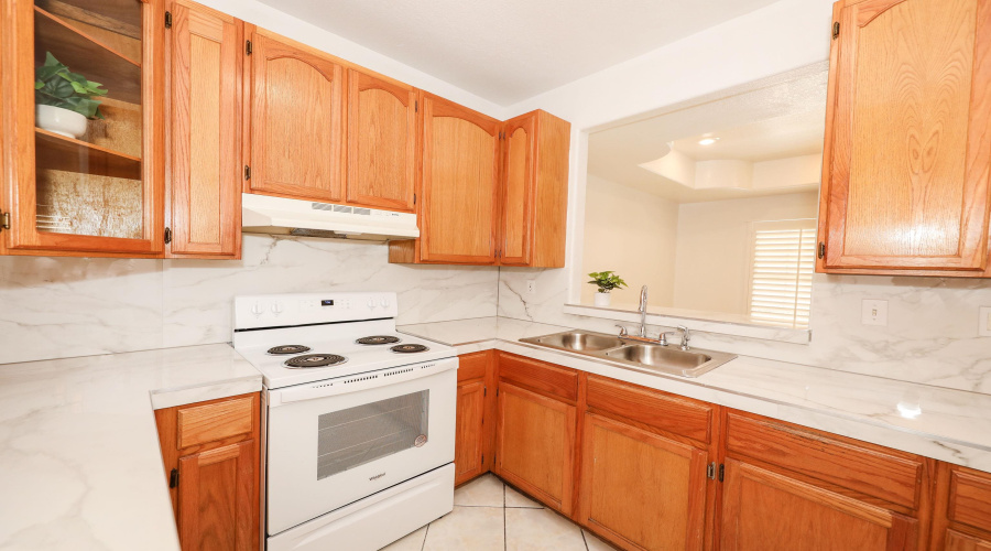 1000 Ranchway Dr, Laredo, Texas 78045, 3 Bedrooms Bedrooms, 6 Rooms Rooms,3 BathroomsBathrooms,Residential,For Rent,1000 Ranchway Dr,20261301