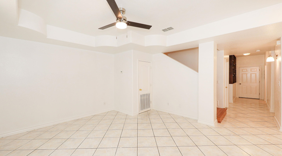 1000 Ranchway Dr, Laredo, Texas 78045, 3 Bedrooms Bedrooms, 6 Rooms Rooms,3 BathroomsBathrooms,Residential,For Rent,1000 Ranchway Dr,20261301