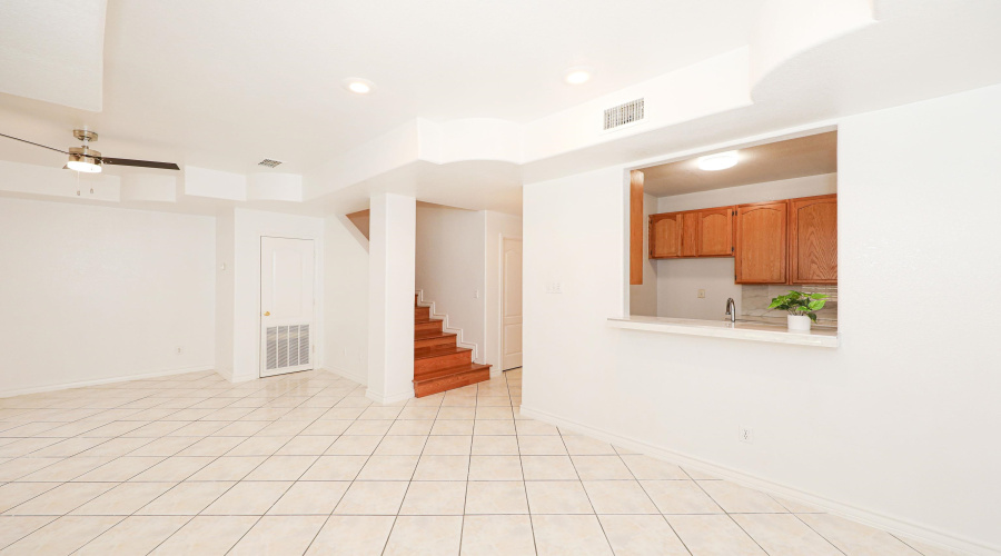 1000 Ranchway Dr, Laredo, Texas 78045, 3 Bedrooms Bedrooms, 6 Rooms Rooms,3 BathroomsBathrooms,Residential,For Rent,1000 Ranchway Dr,20261301