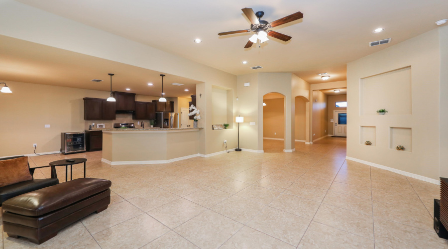 10517 Twilight Dr, Laredo, Texas 78045, 3 Bedrooms Bedrooms, 7 Rooms Rooms,2 BathroomsBathrooms,Residential,For Sale,10517 Twilight Dr,20261302