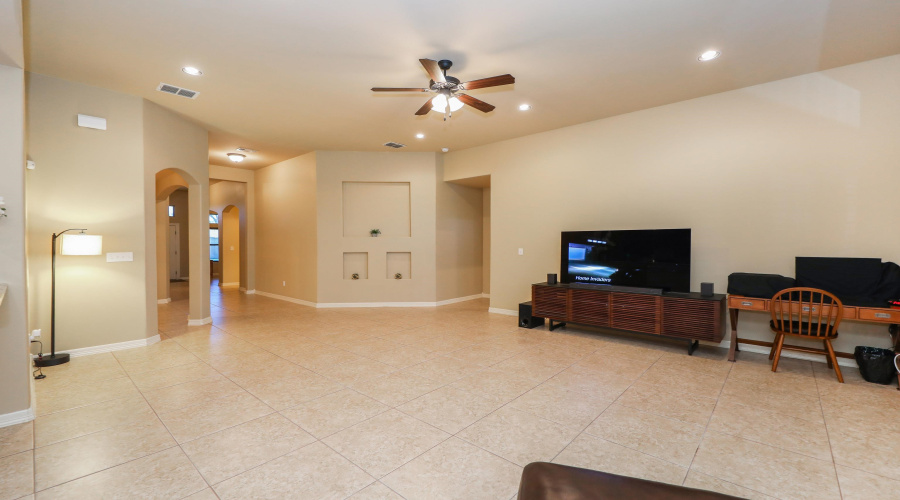 10517 Twilight Dr, Laredo, Texas 78045, 3 Bedrooms Bedrooms, 7 Rooms Rooms,2 BathroomsBathrooms,Residential,For Sale,10517 Twilight Dr,20261302