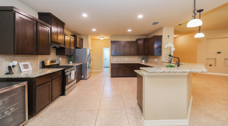 10517 Twilight Dr, Laredo, Texas 78045, 3 Bedrooms Bedrooms, 7 Rooms Rooms,2 BathroomsBathrooms,Residential,For Sale,10517 Twilight Dr,20261302