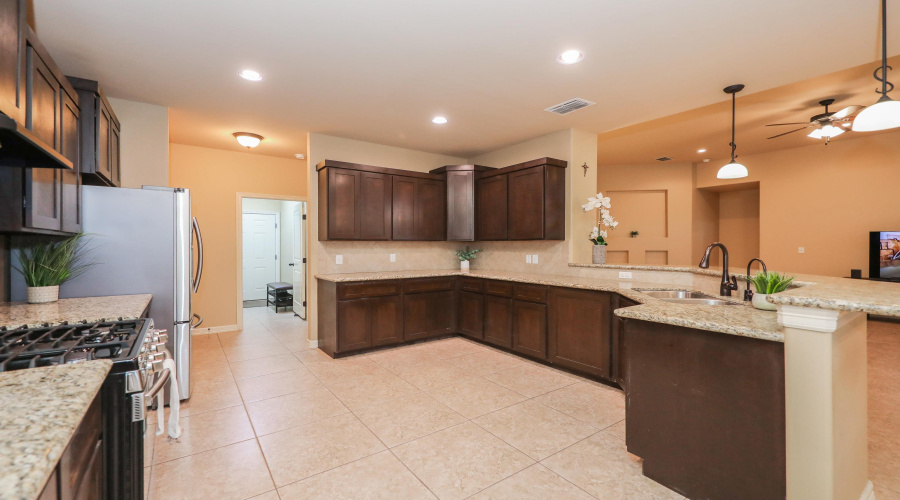 10517 Twilight Dr, Laredo, Texas 78045, 3 Bedrooms Bedrooms, 7 Rooms Rooms,2 BathroomsBathrooms,Residential,For Sale,10517 Twilight Dr,20261302