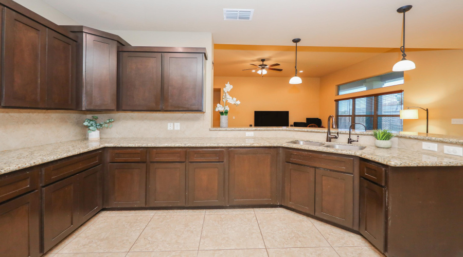 10517 Twilight Dr, Laredo, Texas 78045, 3 Bedrooms Bedrooms, 7 Rooms Rooms,2 BathroomsBathrooms,Residential,For Sale,10517 Twilight Dr,20261302