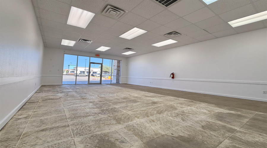 2402 Jacaman Rd, LAREDO, Texas 78041, 6 Rooms Rooms,1 BathroomBathrooms,Commercial retail/office,For Rent,2402 Jacaman Rd,20261305