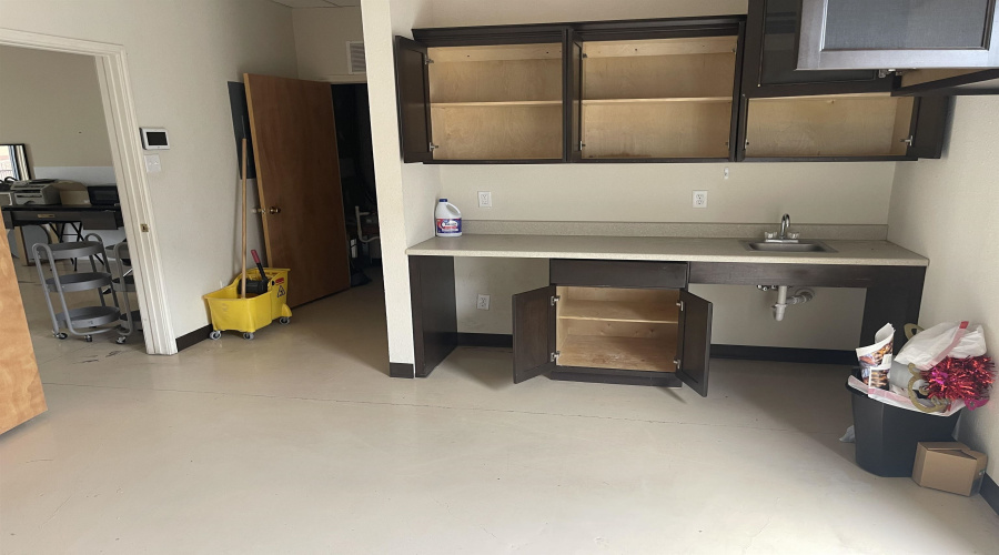 1915 S U.S. Hwy 83, Laredo, Texas 78046, 1 Room Rooms,1 BathroomBathrooms,Commercial retail/office,For Rent,1915 S U.S. Hwy 83,20261309