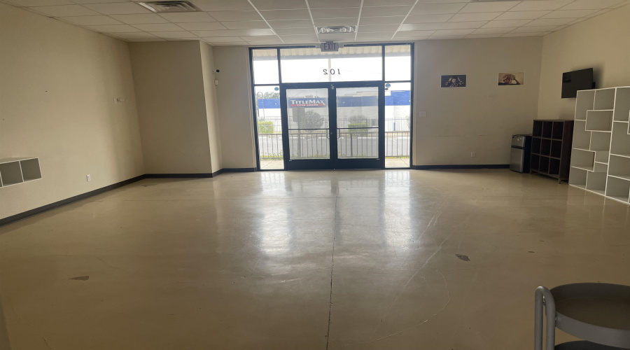 1915 S U.S. Hwy 83, Laredo, Texas 78046, 1 Room Rooms,1 BathroomBathrooms,Commercial retail/office,For Rent,1915 S U.S. Hwy 83,20261309