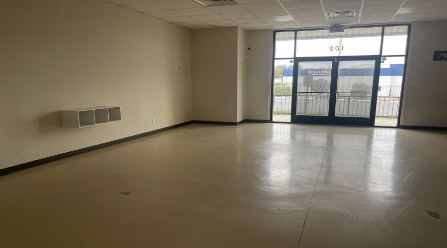 1915 S U.S. Hwy 83, Laredo, Texas 78046, 1 Room Rooms,1 BathroomBathrooms,Commercial retail/office,For Rent,1915 S U.S. Hwy 83,20261309