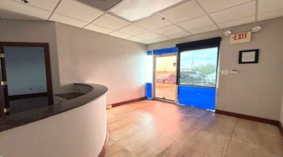 1701 Jacaman Rd, Laredo, Texas 78041, 6 Rooms Rooms,1 BathroomBathrooms,Commercial retail/office,For Rent,1701 Jacaman Rd,20261312