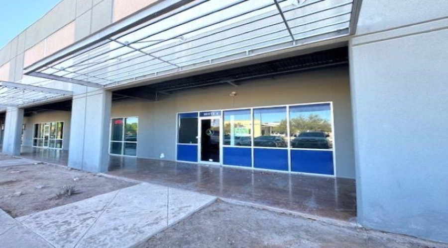 1701 Jacaman Rd, Laredo, Texas 78041, 6 Rooms Rooms,1 BathroomBathrooms,Commercial retail/office,For Rent,1701 Jacaman Rd,20261312