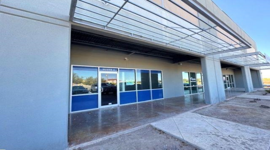 1701 Jacaman Rd, Laredo, Texas 78041, 6 Rooms Rooms,1 BathroomBathrooms,Commercial retail/office,For Rent,1701 Jacaman Rd,20261312