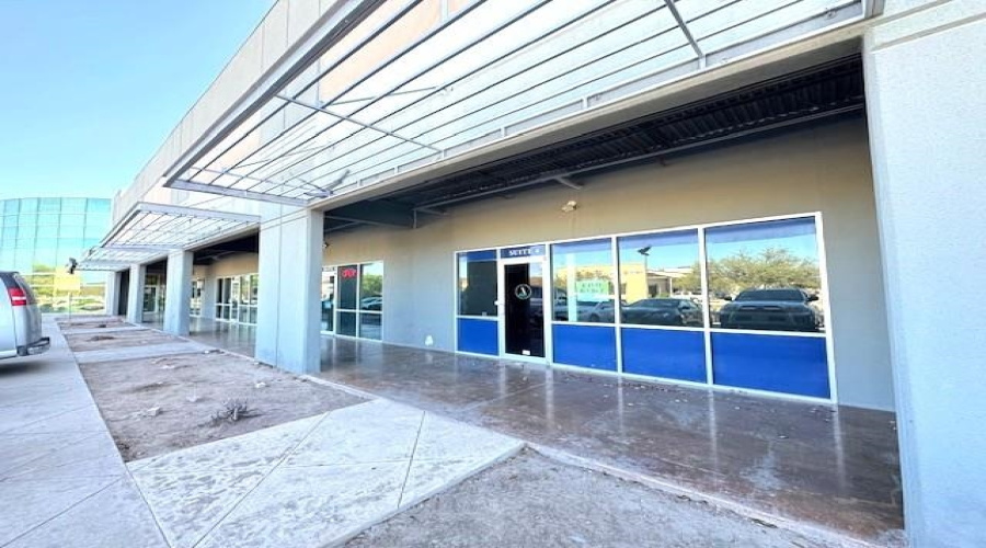 1701 Jacaman Rd, Laredo, Texas 78041, 6 Rooms Rooms,1 BathroomBathrooms,Commercial retail/office,For Rent,1701 Jacaman Rd,20261312