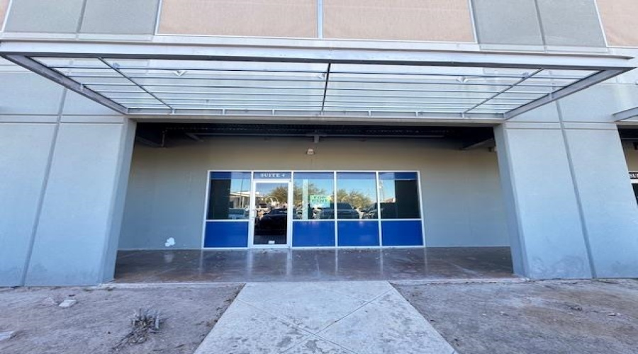 1701 Jacaman Rd, Laredo, Texas 78041, 6 Rooms Rooms,1 BathroomBathrooms,Commercial retail/office,For Rent,1701 Jacaman Rd,20261312