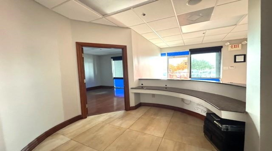 1701 Jacaman Rd, Laredo, Texas 78041, 6 Rooms Rooms,1 BathroomBathrooms,Commercial retail/office,For Rent,1701 Jacaman Rd,20261312