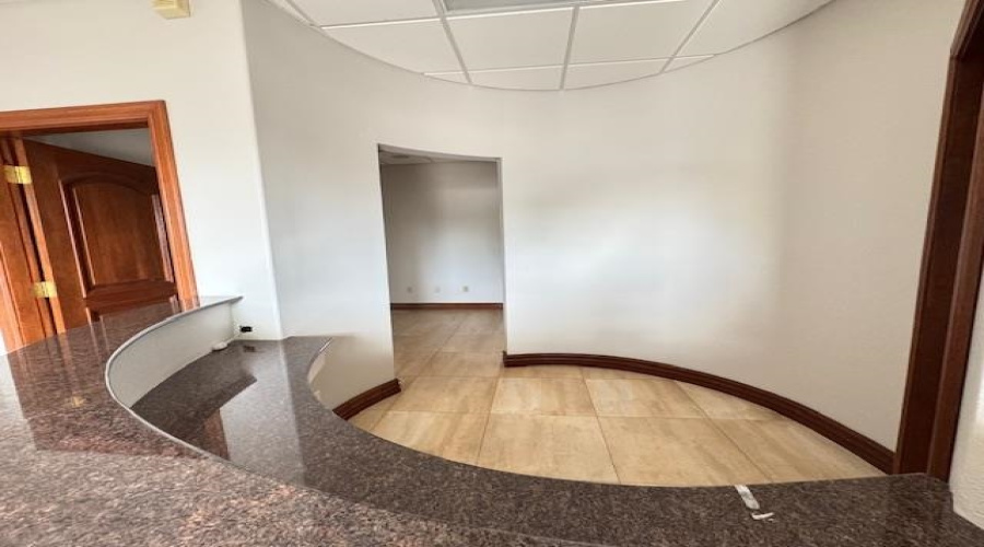 1701 Jacaman Rd, Laredo, Texas 78041, 6 Rooms Rooms,1 BathroomBathrooms,Commercial retail/office,For Rent,1701 Jacaman Rd,20261312