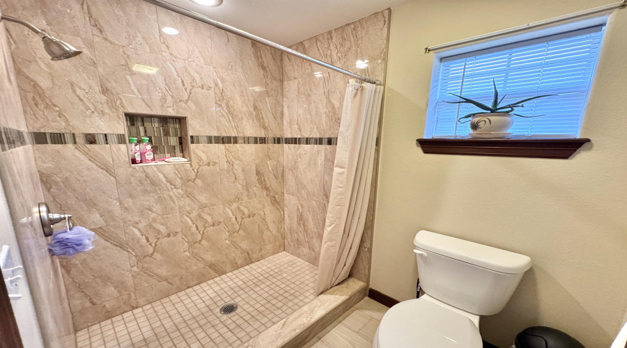 143 Meza Salinas Rd., ZAPATA, Texas 78076, 4 Bedrooms Bedrooms, 6 Rooms Rooms,3 BathroomsBathrooms,Residential,For Sale,143 Meza Salinas Rd.,20260367