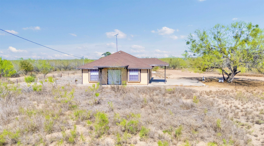 143 Meza Salinas Rd., ZAPATA, Texas 78076, 4 Bedrooms Bedrooms, 6 Rooms Rooms,3 BathroomsBathrooms,Residential,For Sale,143 Meza Salinas Rd.,20260367