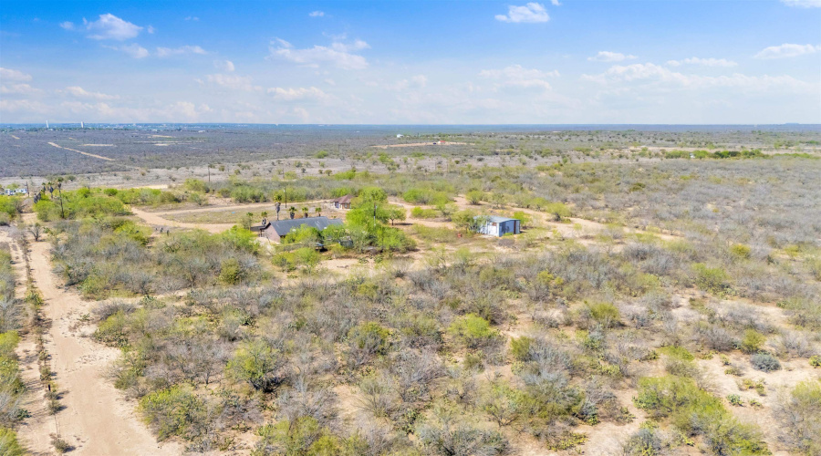 143 Meza Salinas Rd., ZAPATA, Texas 78076, 4 Bedrooms Bedrooms, 6 Rooms Rooms,3 BathroomsBathrooms,Residential,For Sale,143 Meza Salinas Rd.,20260367