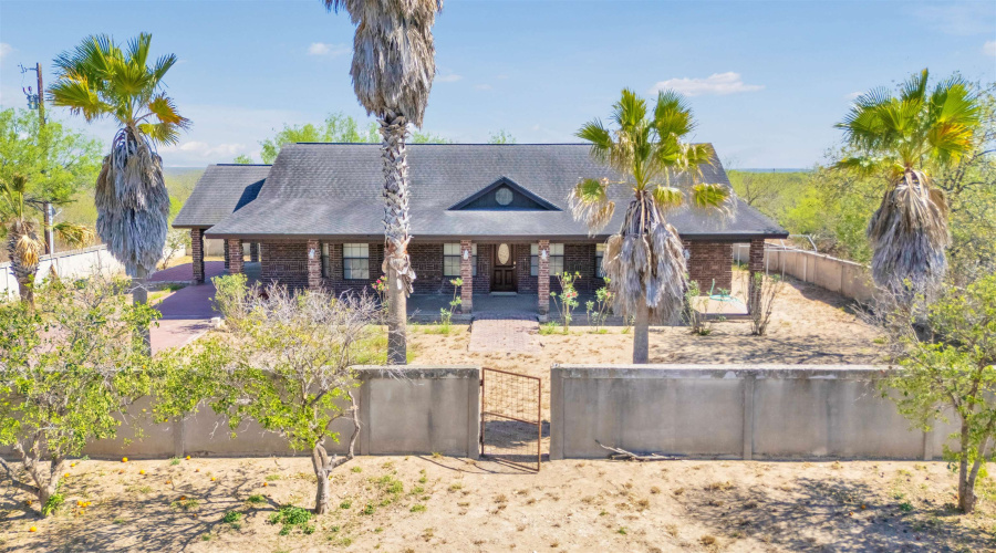 143 Meza Salinas Rd., ZAPATA, Texas 78076, 4 Bedrooms Bedrooms, 6 Rooms Rooms,3 BathroomsBathrooms,Residential,For Sale,143 Meza Salinas Rd.,20260367
