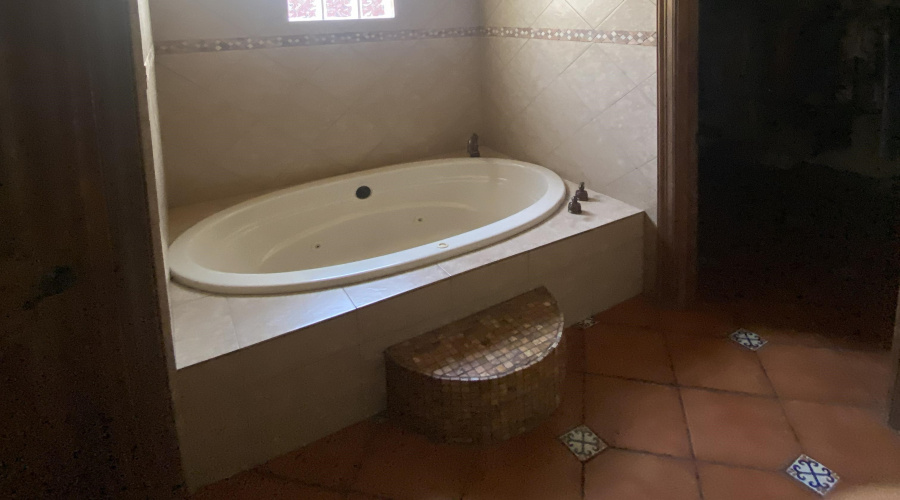 3806 San Eduardo Ave, Laredo, Texas 78041-4544, 3 Bedrooms Bedrooms, 6 Rooms Rooms,3 BathroomsBathrooms,Residential,For Sale,3806 San Eduardo Ave,20261306