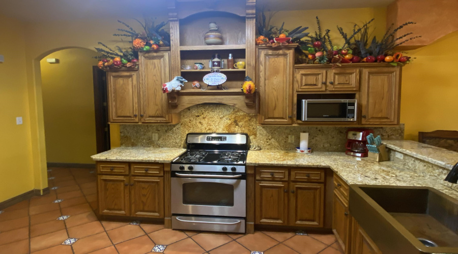 3806 San Eduardo Ave, Laredo, Texas 78041-4544, 3 Bedrooms Bedrooms, 6 Rooms Rooms,3 BathroomsBathrooms,Residential,For Sale,3806 San Eduardo Ave,20261306