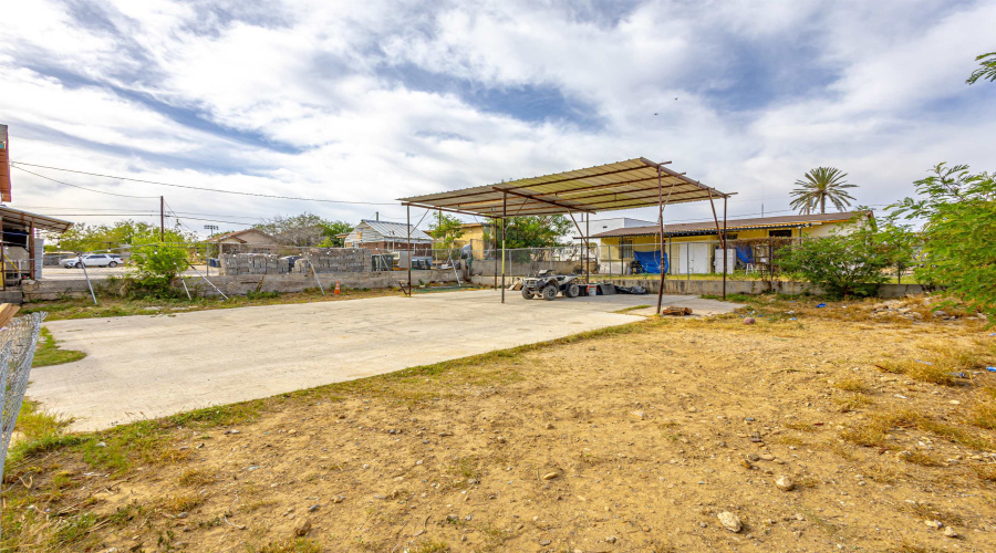 404 E Musser St, LAREDO, Texas 78040, 2 Bedrooms Bedrooms, 11 Rooms Rooms,3 BathroomsBathrooms,Residential,For Sale,404 E Musser St,20261310