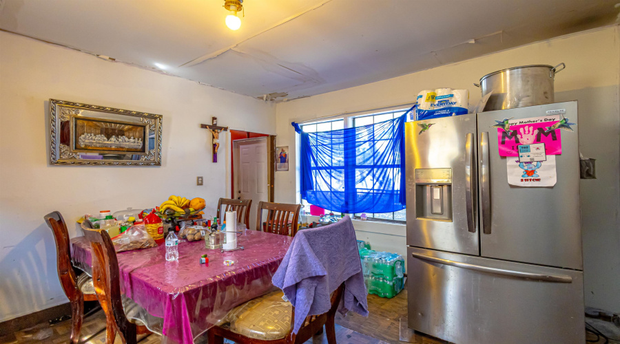 404 E Musser St, LAREDO, Texas 78040, 2 Bedrooms Bedrooms, 11 Rooms Rooms,3 BathroomsBathrooms,Residential,For Sale,404 E Musser St,20261310