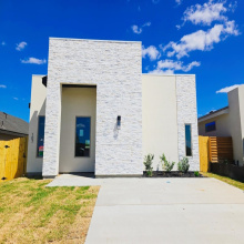 107 Faith Dr., LAREDO, Texas 78043, 4 Bedrooms Bedrooms, 6 Rooms Rooms,2 BathroomsBathrooms,Residential,For Sale,107 Faith Dr.,20261315