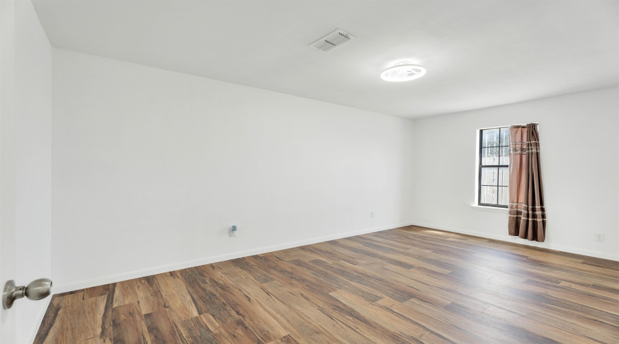 2001 Kennedy St, ZAPATA, Texas 78076, 5 Bedrooms Bedrooms, 7 Rooms Rooms,3 BathroomsBathrooms,Residential,For Sale,2001 Kennedy St,20261316