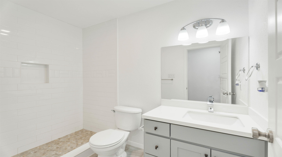 2001 Kennedy St, ZAPATA, Texas 78076, 5 Bedrooms Bedrooms, 7 Rooms Rooms,3 BathroomsBathrooms,Residential,For Sale,2001 Kennedy St,20261316